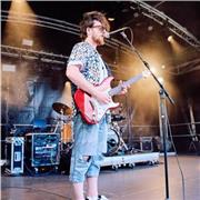 Cours de Guitare, Ukulélé, Basse et MAO à Amiens – Tous niveaux